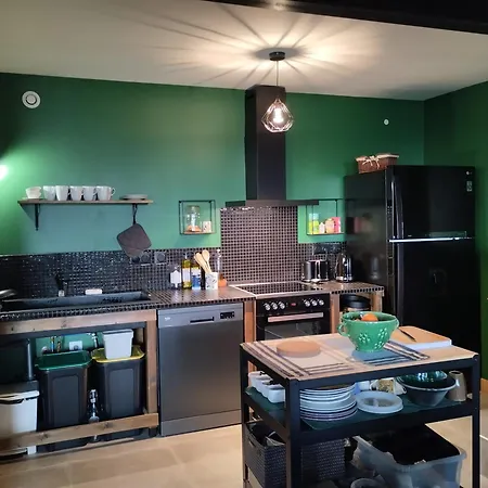 D'hotes Du Chenelong Cantal B&B